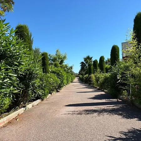 Beachside With Pool & Garden In Juan Les Pins Apartmán