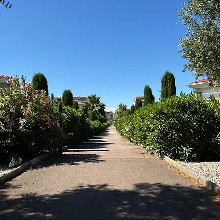 Апартаменты Beachside With Pool & Garden In Juan Les Pins