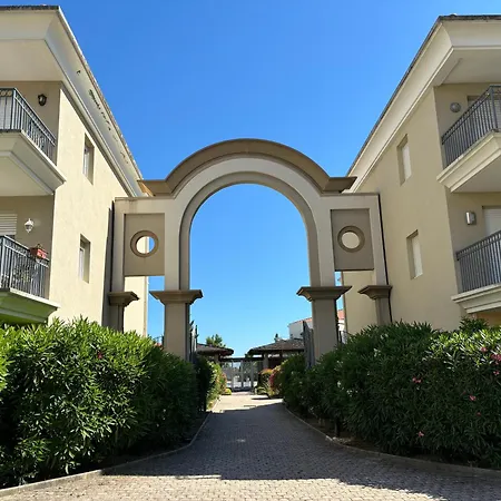 Beachside With Pool & Garden In Juan Les Pins Appartement Antibes