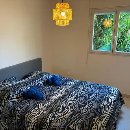 Beachside With Pool & Garden In Juan Les Pins Antibes