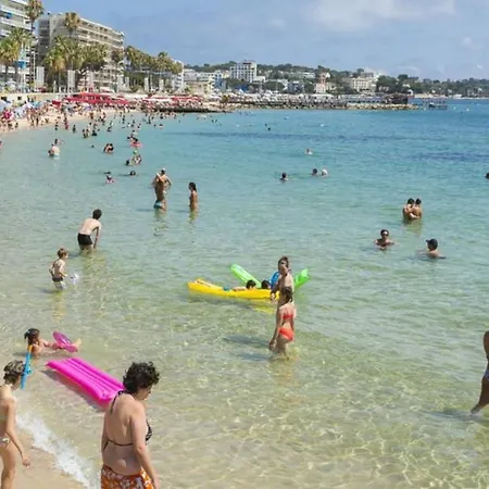 Apartmán Beachside With Pool & Garden In Juan Les Pins