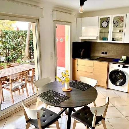 Apartmán Beachside With Pool & Garden In Juan Les Pins
